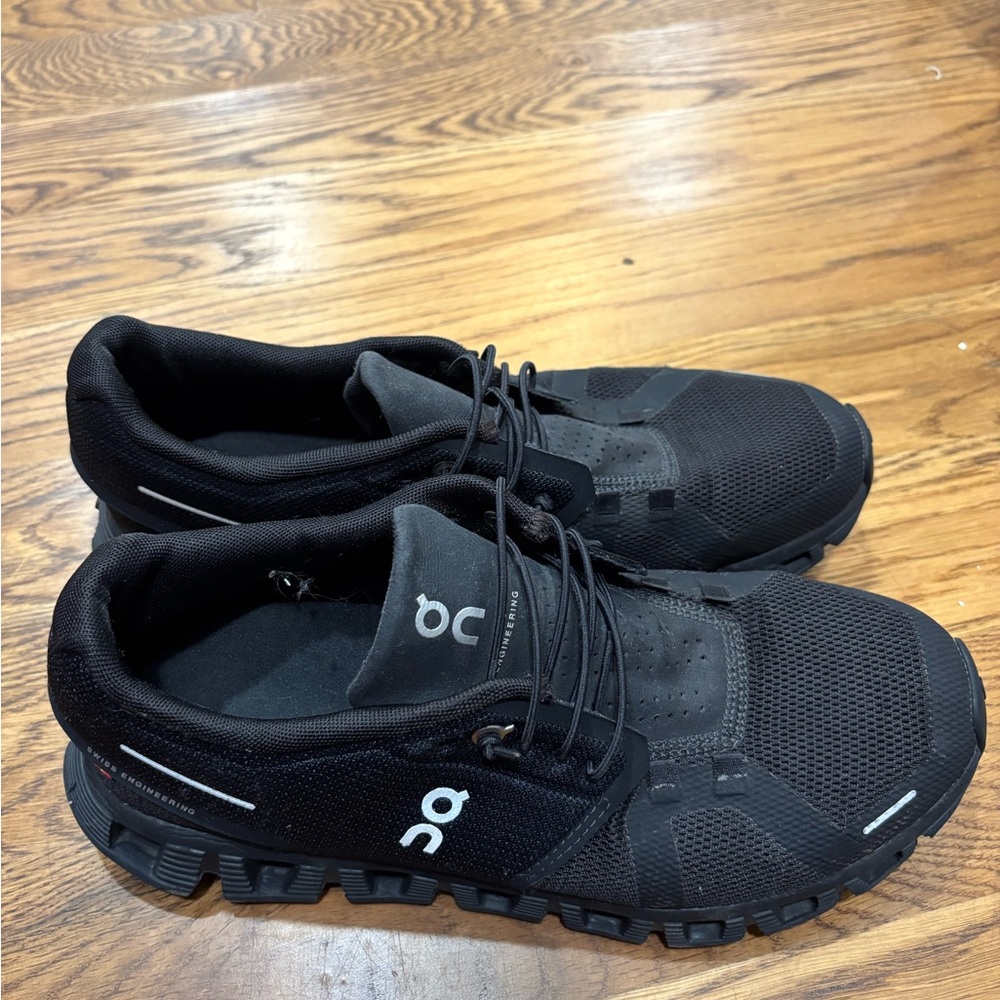 On Running women’s Black Athletic Shoes